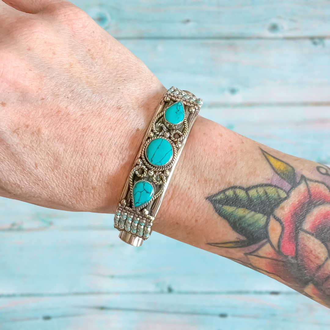 Turquoise & Silver - Hand Beaded Bracelet